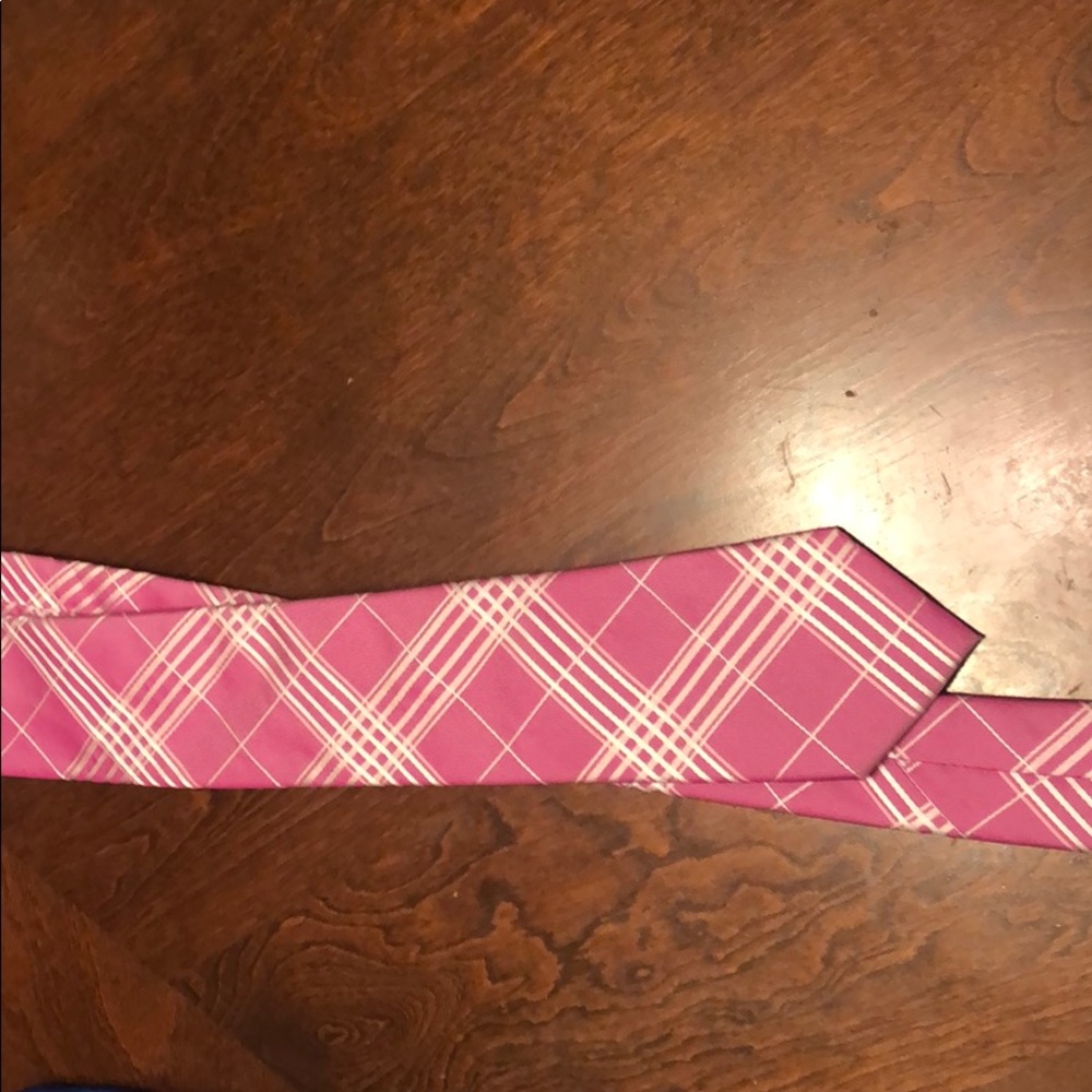 Pink and white skinny tie